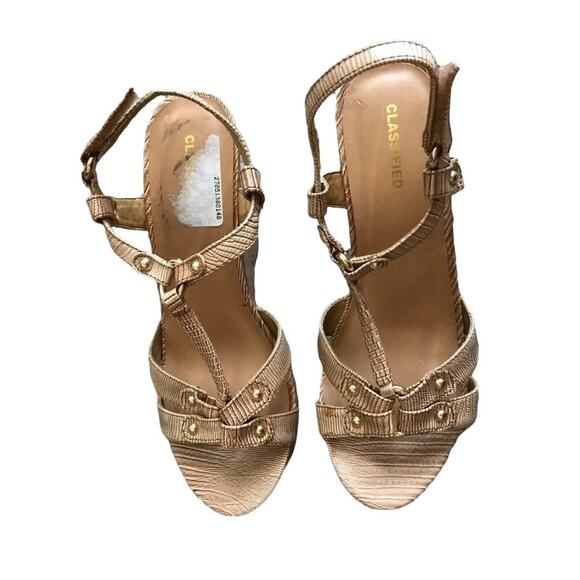 CLASSIFIED Womens Size 5.5 Beige Wedge Block Heel Strappy Peep Toe Shoes Sandals - Picture 2 of 10